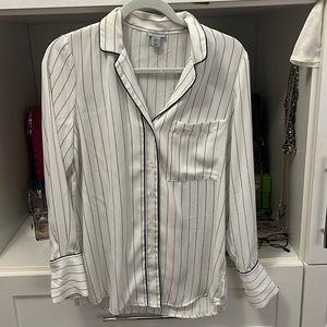 White striped collared dress shirt